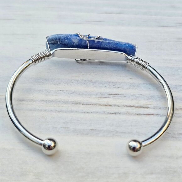 Blue Kyanite ✦ Wire Wrap Cuff ✦ 925 Silver Over Copper Raw Crystal Centerpiece - Picture 8 of 9